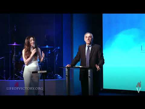 Видео: Пётр Чебатарев - Что делать, когда кажется, что Бог далеко от нас?