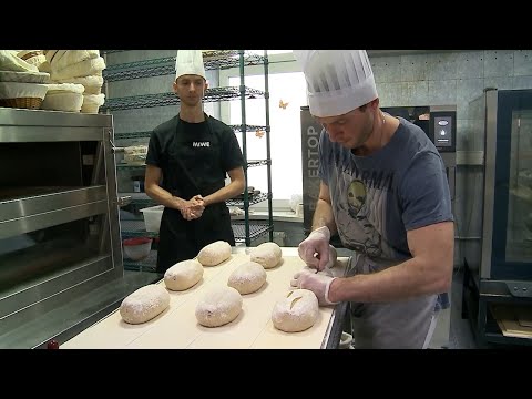 Видео: Секреты выпечки хлеба на закваске в рубрике «Работа на отлично»