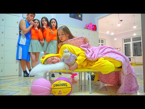 Видео: БАСКЕТБОЛИСТУ НЕГДЕ ЖИТЬ!!! ПОЧЕМУ РЕШИЛИ НОЧЕВАТЬ В ШКОЛЕ?