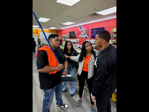 Видео: Когда Аиша выгоняет сумасшедшего бывшего Бриттани из Juice Bar!