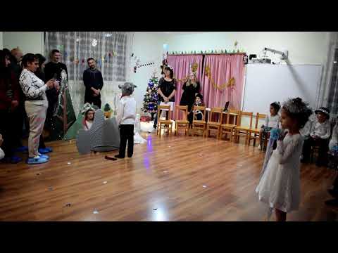 Видео: Драматизация "Дядовата ръкавичка"