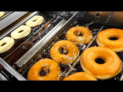 Видео: Вкусный процесс приготовления пончиков! Запатентованные глазированные пончики со сливками