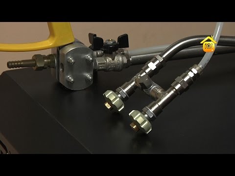 Видео: Гидроизоляция с помощью жидкой резины // FORUMHOUSE