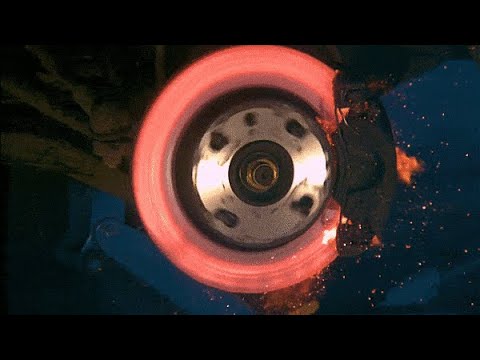 Видео: Когда пора менять колодки и тормозные диски? Нюансы замены колодок. Неисправность тормозов.