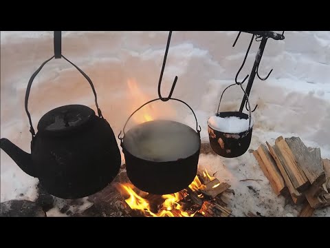 Видео: Таёжная УХА  Рыбалка с Ночевкой Часть 1