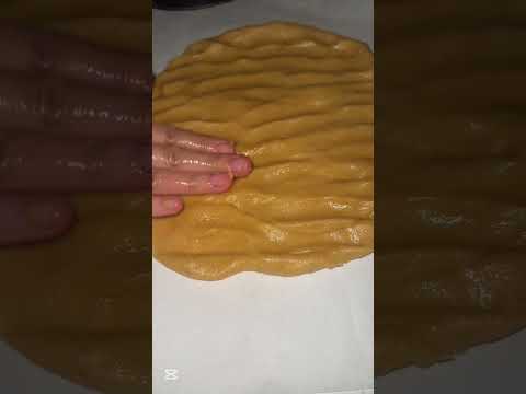 Видео: 	🍯 Медовик с малиной — тает во рту ❤️ #Медовик #МалиновыйМедовик #ДомашнийТорт #МедовыйТорт