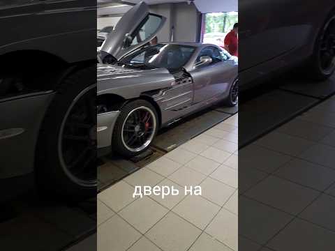 Видео: Так открывается дверь Mercedes SLR McLaren стоимостью выше 1 млн $ #shorts