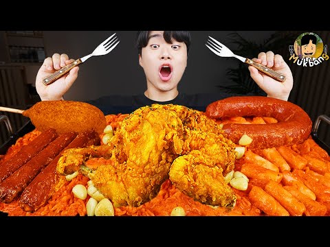 Видео: ASMR MUKBANG & Готовка | ОСТРАЯ ЛАПША & жареная курица & СЫР ХОТ-ДОГ | звук еды !!
