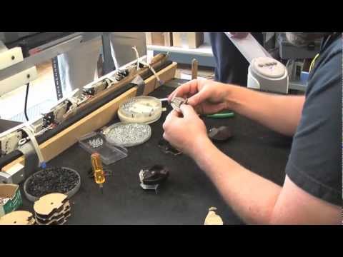 Видео: Moog Factory или Как делают синтезаторы Moog