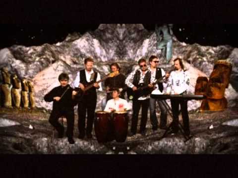 Видео: Аквариум - Девушка с веслом ( Official Video )