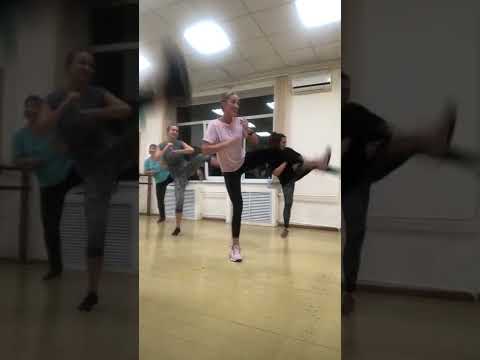 Видео: Тренировка на все тело с гантелями!