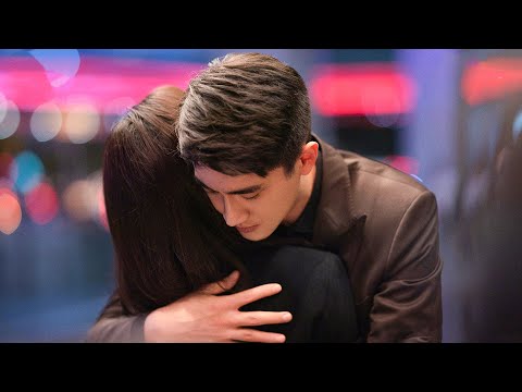 Видео: Миллиардер-президент был опустошен и обнял девушку утешая! 💖 Фильм