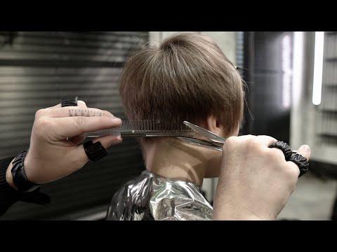 Видео: СТРИЖКА ПИКСИ для тонких волос: техника стрижки «тушевка»