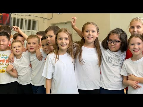 Видео: Интересный урок физкультуры в начальной школе.