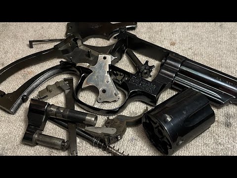 Видео: Проверка пистолета S&W .357 Magnum Model 19-4, полностью оригинального после 40+ лет: часть 1 из ...