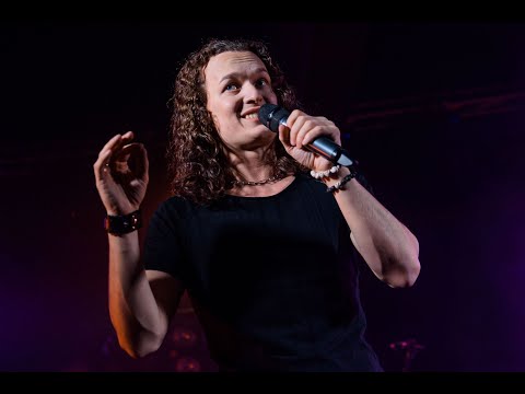 Видео: "Три белых коня" (к/ф "Чародеи") - Евгений Егоров, "Рождественский концерт", 09.01.2021