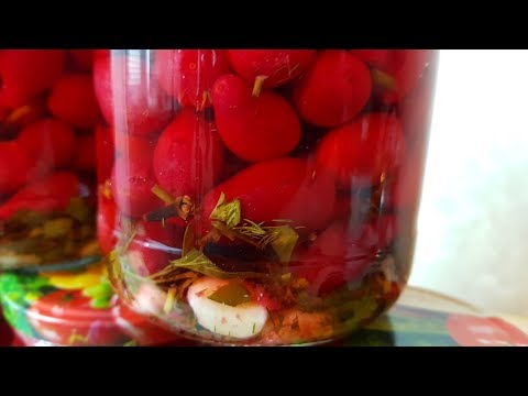 Видео: Маринованный кизил, цыганка готовит. Gipsy cuisine.