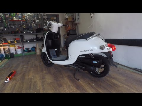 Видео: Honda Giorno AF-70: засада с воздушным фильтром