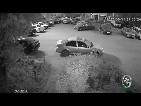 Видео: подрезали у ребёнка сумку с телефоном и спрятали