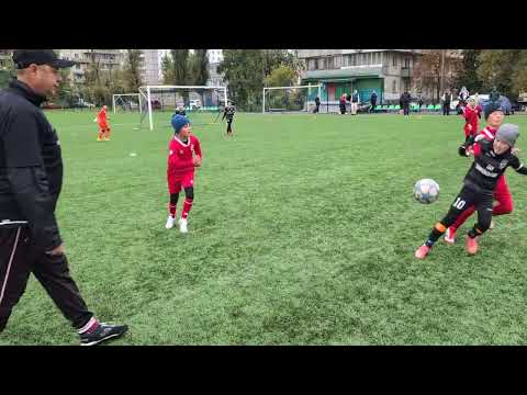 Видео: 19.10.2025 / ДЮСШ-15 (2) - Прогрес / 2:2 / 1 тайм (2:0)