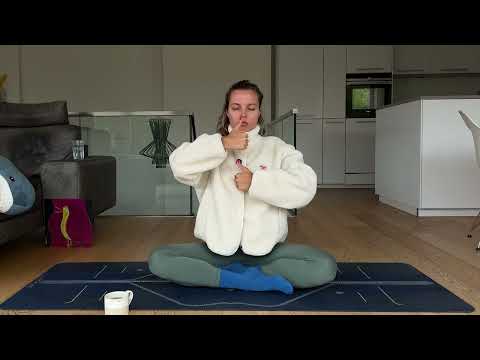 Видео: Кундалини йога: Древняя медитация от подсознательных страхов и тревог | 11 минут в день 