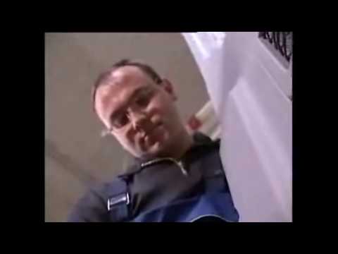 Видео: Регулировка задних дверей Mercedes-Benz Sprinter 315 Rear door adjustment