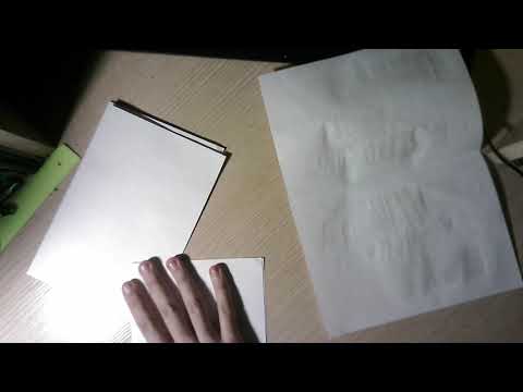 Видео: Как распрямлять старые листы бумаги и документы для коллекции?