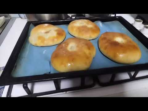Видео: А у нас сегодня беляши в духовке, вкусно 😋