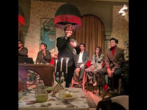 Видео: Сен мен сәт. Энергичный певец! Супер!