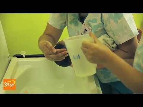 Видео: Нярайг усанд оруулах