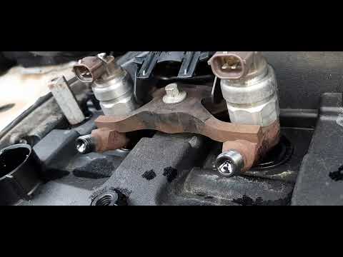 Видео: Замена прокладки крышки коромысла распределительного вала Ford Transit Mk7. Начало и конец. Утечк...