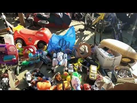 Видео: Последние дни августа на блошином рынке в Санкт Петербурге