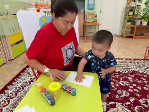 Видео: Рисование ладошками в младшей группе "Таңқурай" "Осенняя красота" 