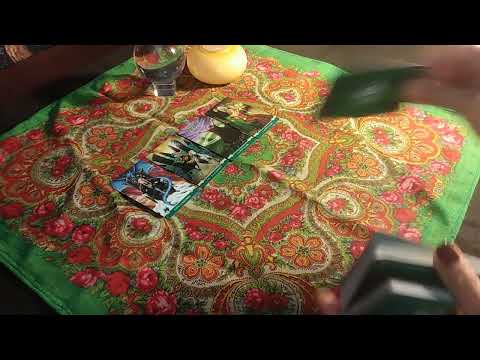 Видео: Нещо МУ тежи 💔  Какво се случва в умът на вашия Човек 😇 #таро #гадание #разклад