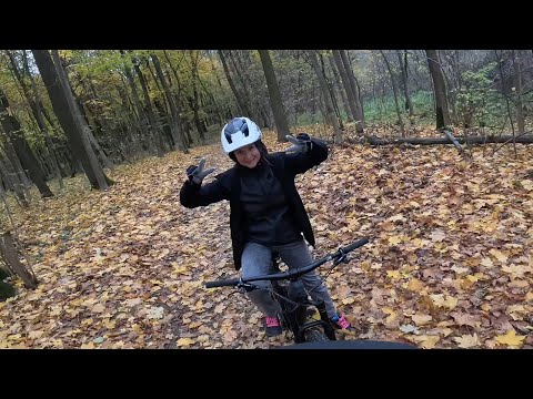 Видео: Катя не каталась год на велике…