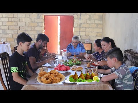 Видео: Итальянская Кухня KFC |  Катлама Азербайджанская кухня | Жизнь в Деревне