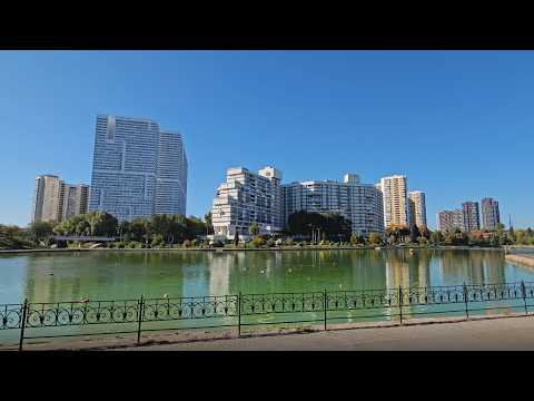 Видео: В Москву пришла осень. Прогулка по району Чертаново в солнечный день