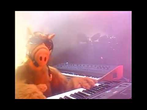 Видео: Альф песня