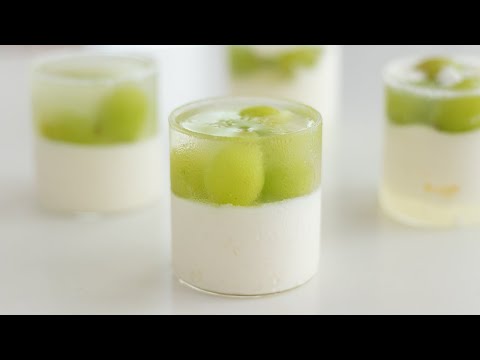 Видео: Желе из зеленого винограда и йогуртовый мусс ＊ Без яиц и без духовки ｜ HidaMari Cooking