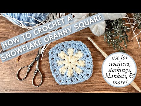Видео: Как связать крючком снежинку в стиле «бабушкин квадрат» ❄️ | Простой урок по праздничному вязанию...