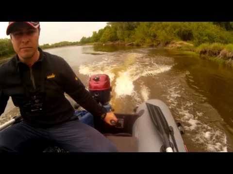 Видео: Лодка Elling Пилот 340 Киль + мотор Москва 10. Испытания на воде