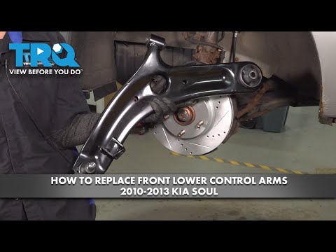 Видео: Как заменить передние нижние рычаги подвески Kia Soul 2010-2013