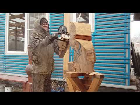 Видео: Лошадь из дерева, за 30 минут./Резьба бензопилой/High- speed chainsaw carving.
