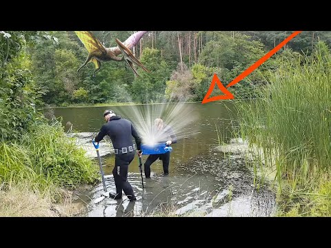 Видео: Коп в воде на заброшенной базе отдыха