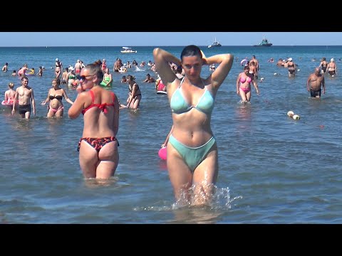 Видео: Пляж Анапы. На Черном море очень жарко. Без комментариев