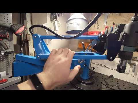 Видео: Резьбонарезной манипулятор из подручных материалов