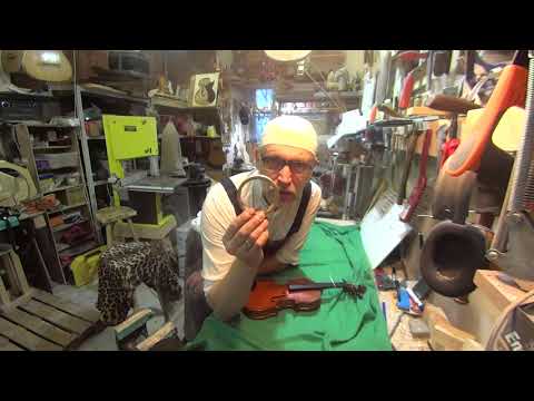 Видео: Приклейка грифа скрипки, цинубель.