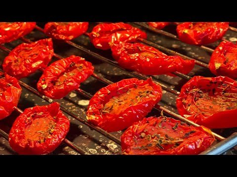 Видео: Ароматные ВЯЛЕНЫЕ ТОМАТЫ 🍅 на зиму! Простой рецепт домашних ВЯЛЕНЫХ ПОМИДОР от Лизы Глинской 🥰