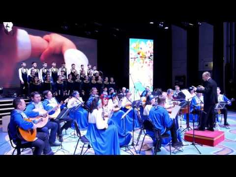 Видео: Абай "Көзімнің қарасы" в исполнении хора и оркестра.