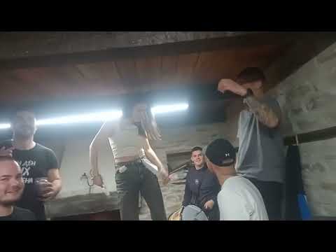 Видео: орк.Бърза помощ.с.Туховища.Свири на банкет на Орханова вила, на гостите от Казанлък.